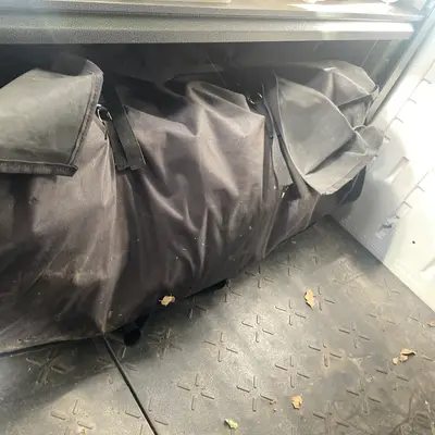 Inflatable boat (in carry bag)
