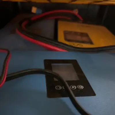 MPPT solar charge controller with remote meter