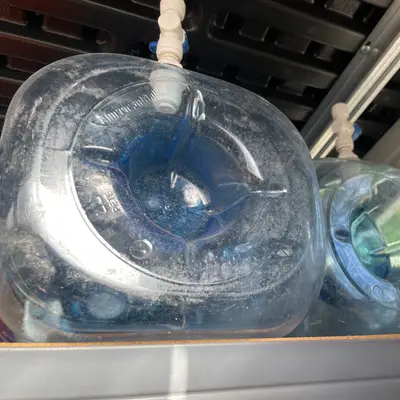 Collapsible water reservoirs