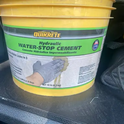 Quikrete Hydraulic Water-Stop Cement (10 lb)