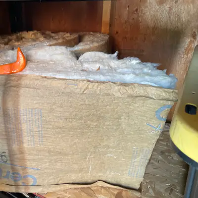 Fiberglass wall insulation
