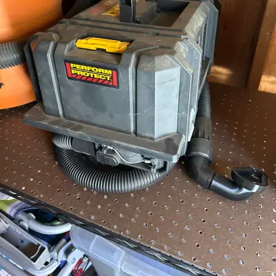 Shop vacuum (dual-filter)