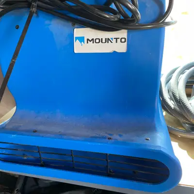 Mounto Floor Blower