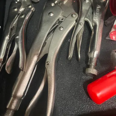 Locking Pliers (Vise-Grip Style)