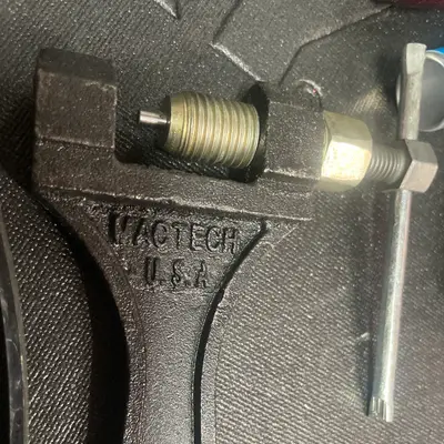 Chain breaker tool