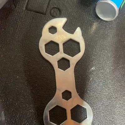 Multi-size hex/spanner wrench