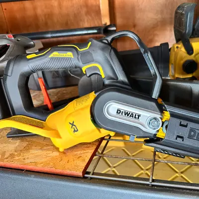 DeWalt 20V MAX XR Cordless Chainsaw
