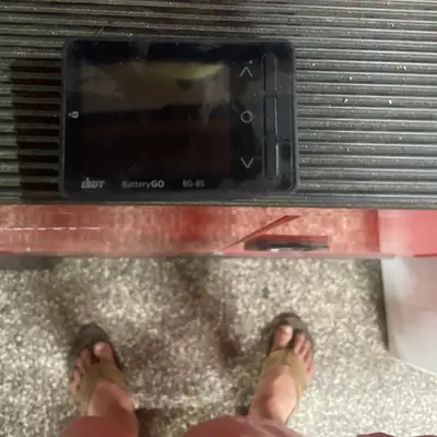 ISDT BatteryGO BG-8S smart battery checker
