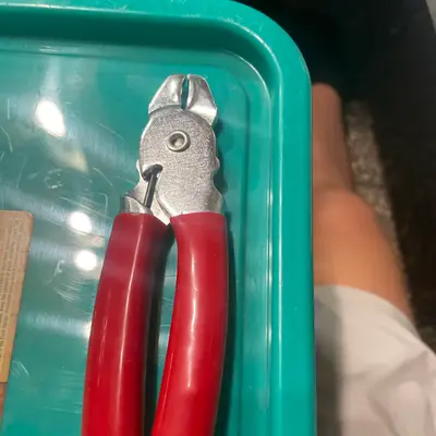 Diagonal cutting pliers