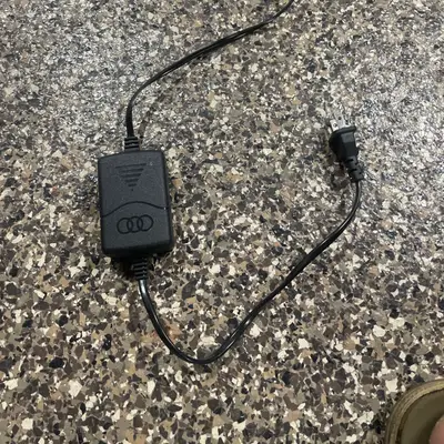 Automatic 12V lead-acid battery charger (YS-1201250)