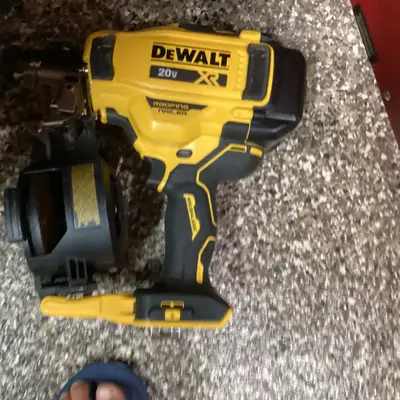 DeWalt 20V MAX Cordless Coil Roofing Nailer